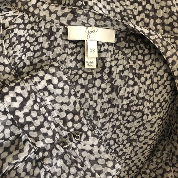 💕JOIE Silk Blouse flowy top Pintuck detail - Picture 5 of 6